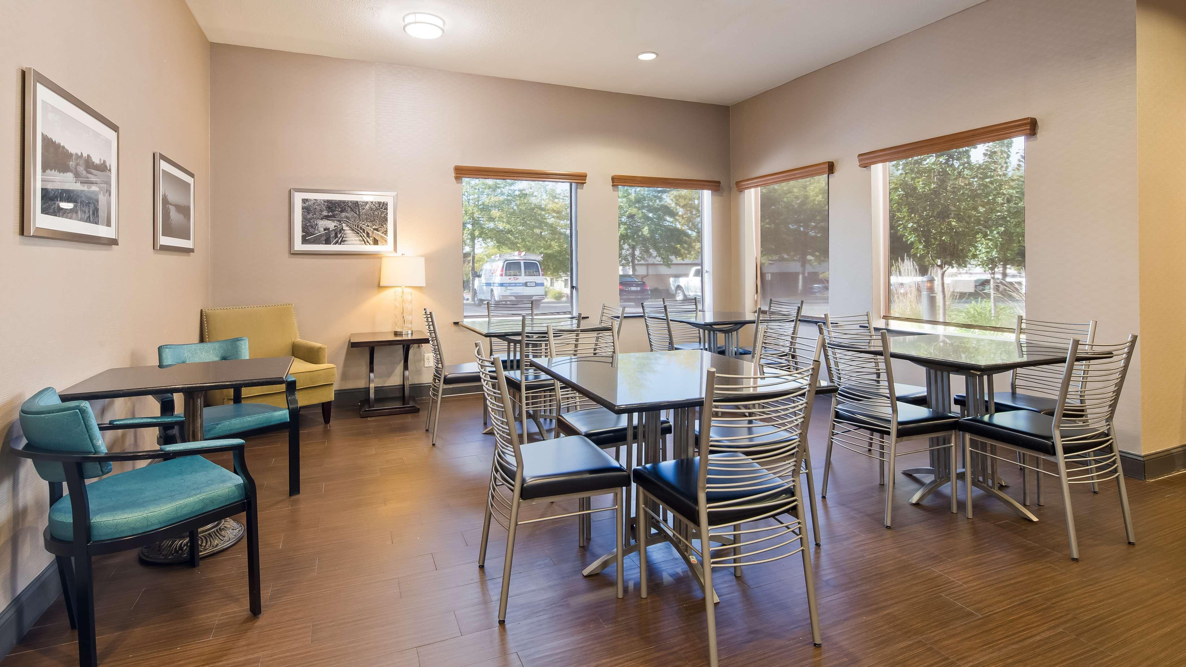 Best Western Plus Lee'S Summit Hotel & Suites Exterior foto