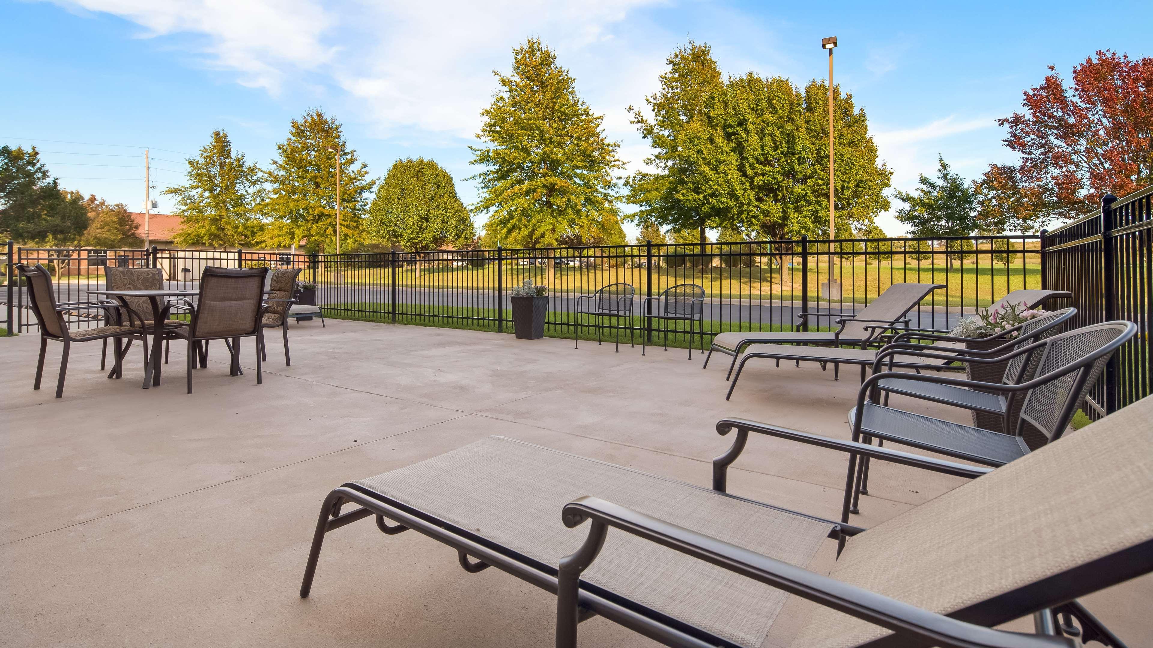 Best Western Plus Lee'S Summit Hotel & Suites Exterior foto